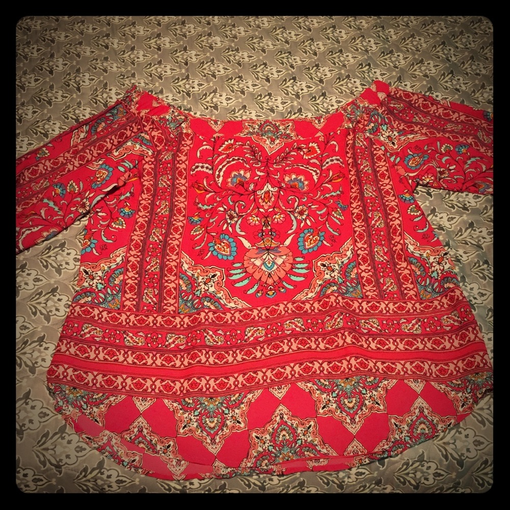 Large Renee C. Brand new without tags.